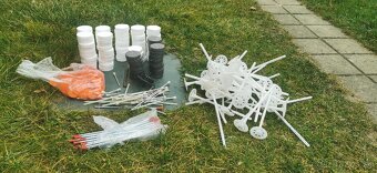 Zátky do polystyrénu,natĺkacie hmoždenky a fréza na štuple. - 2