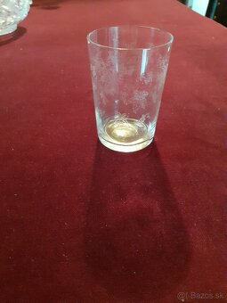 Stara karafa plus poharik. - 2