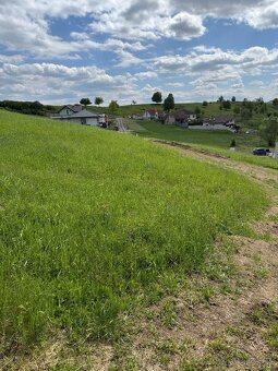 Pozemok pre rodinný dom vo výhľadávanej lokalite /1057,5 m2/ - 2