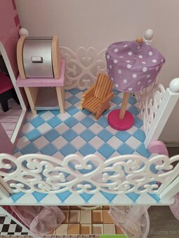 Drevený domček pre barbie s LED ,vytahom a smyklavkou - 2