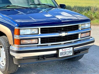 1999 Chevrolet Suburban 1500 LT | 5.7L V8 | 4x4 - 2