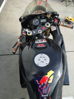 Predám okruhovku suzuki gsxr 600 k4 - 2