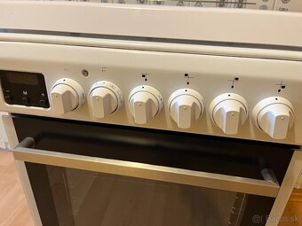 Plynový sporák Whirlpool. - 2