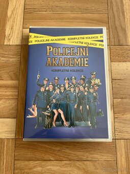 • Na predaj DVD kolekcia Policejní akademie 1.-7. • - 2