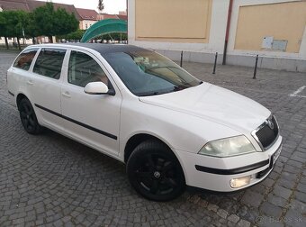 Predám Škoda Octavia Combi ll 1.9 TDI Elegance DSG - 2