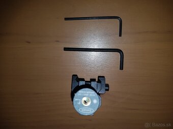 menší laserový zameriavač – červená bodka - 2