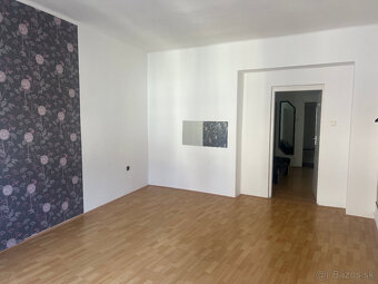 Kancelária Mierové námestie - Trenčín - 2