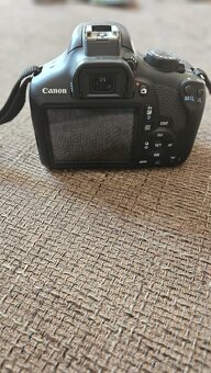 Zrkadlovka Canon 1300D - 2