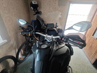 BMW gs1200 adventure - 2