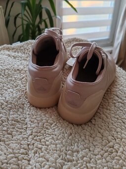 Adidas court revival 42 2/3 - 2