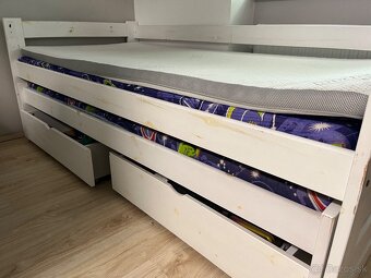 Detská posteľ z masívu - borovica (2 ks). - 2