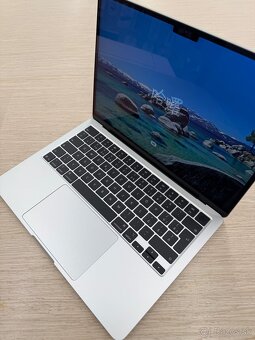 MacBook Air (13-palcový, M4, 2025) - 2