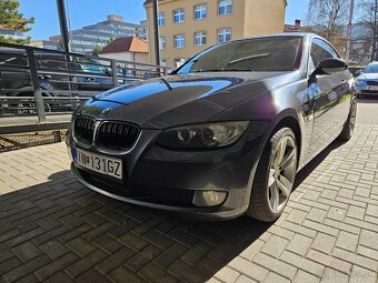 BMW e92 325xi manuál - 2