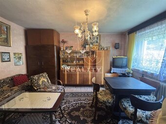 RODINNÝ DOM VYHNE, POZEMOK 820 M2 - 2