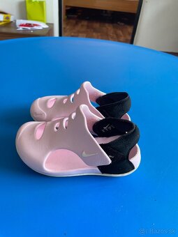 Letné sandálky NIKE - 2