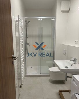 Krásny 2 izbový byt na prenájom s výhladom na hrad - 2