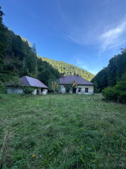 Predaj pozemok 40á, usadlosť pod Donovalmi so starým RD - 2