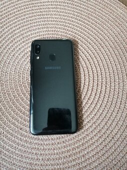 Samsung galaxy A20e - 2