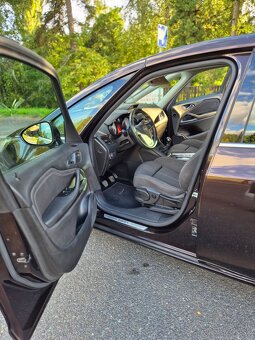 Predám Opel Zafira Tourer 2.0 - 7 miestne - 2