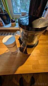 Odšťavovač Bosch MESM731M - 2