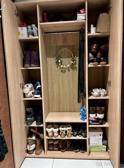 Botníkova skriňa do predsiene - 2