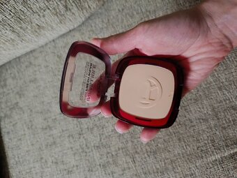 Makeup púder L'Oréal - 2