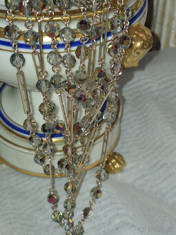 KRÁSNY STARÝ NÁHRDELNÍK - 2