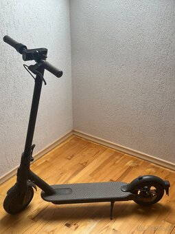 Xiaomi Mi Scooter Essential elektrická kolobežka - 2