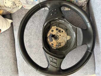 BMW volant z E90 - 2