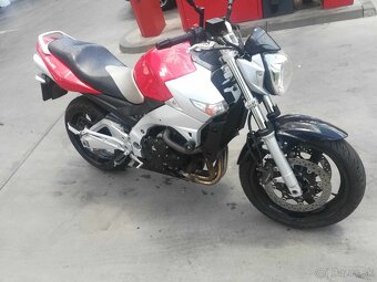 Suzuki GSR 600 - 2