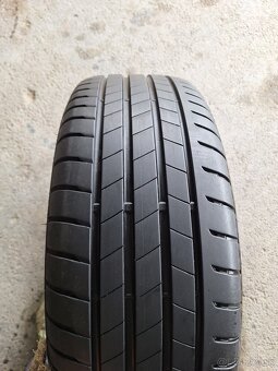 225/65 R17 Bridgestone - 2