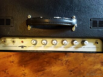 Gitarové lampové kombo Crate V18-212, 18-wattové, 2x12" - 2