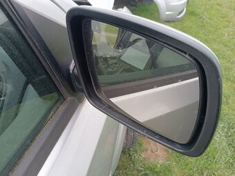 Dodge Journey. Vyhřívané zrcátka. Překážejí - 2