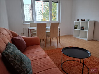 Prenájom 3 -izb. bytu v Petržalke naa Topoľčianskej ul. - 2