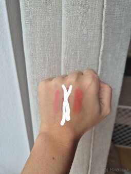 Tekuté licenky Huda Beauty a Yves Saint Laurent - 2