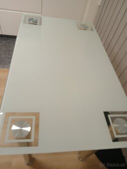 Skleneny jedalensky stol - 2