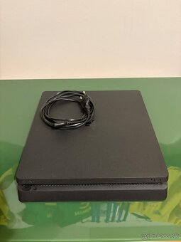 Playstatio  Slim 500B - 3x oystick, 4 hry - 2
