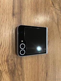 Samsung Galaxy Flip6 12GB/256GB modrý - 2