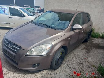 Predám kapotu Kia Ceed 2006 - 2