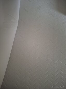 Postel s rostom, matracom a vrchnym matracom - 2