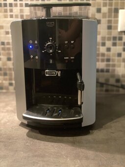 Kávovar Krups Quattro force EA81 - 2