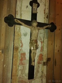 Starý drevený kríž. - 2