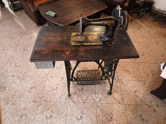 Singer šijací stroj - 2