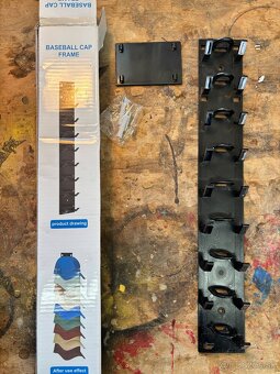 Držiak na šiltovky - 2