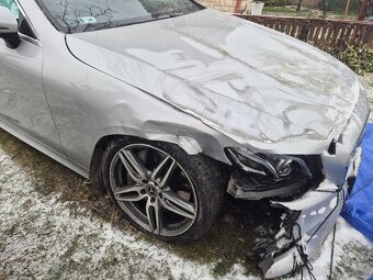 Mercedes E 400 4 MATIC - 2