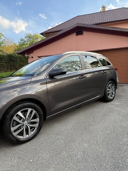 Hyundai i30 CW 1,6 CRDI Family - 2