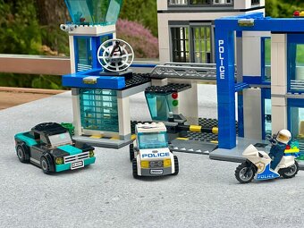 LEGO City 60047 - Policajná stanica - 2