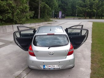 HYUNDAI i20, TK do 27.3.2027, KLÍMA, ISOFIX, cúvacie senzory - 2