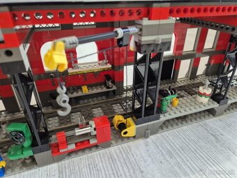 LEGO 10027 VLAK 9V - Train Engine Shed - 2