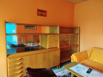 Sekretár - 2